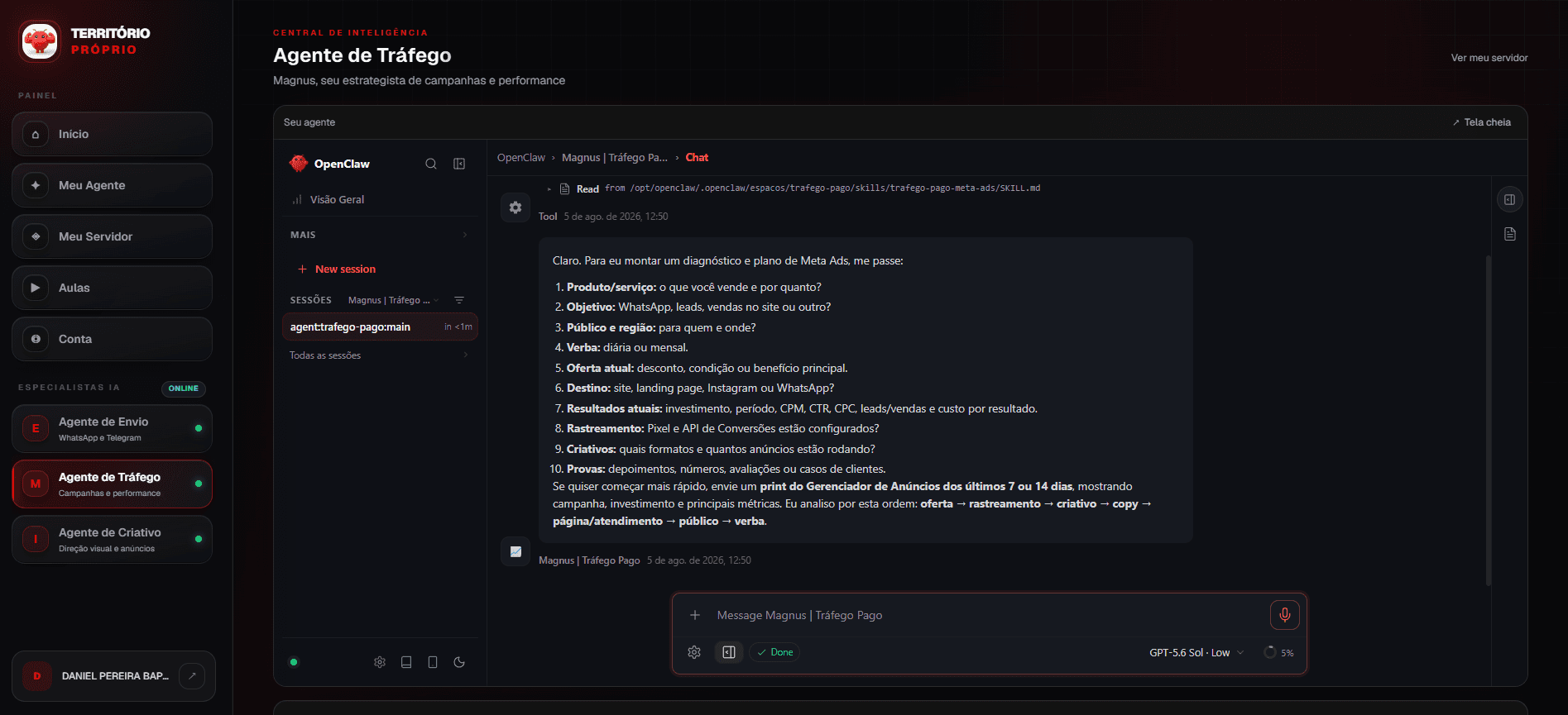 Agente de Tráfego real trabalhando dentro da central de inteligência